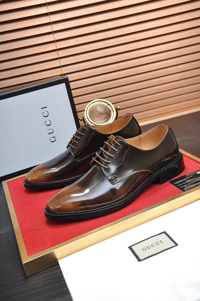 Men's shoes💰500💶Italy's top luxury men's shoe giant (GUCCI) (Gucci) (full cowhide lining) new arrival🍃Original European style🔰 Pleasant to the eye😍In order to make the shoes more durable and non-deformable🌀The production continues to follow traditional methods but there is still no lack of innovation💪Choose original sheepskin for the leather♻️ Smooth and natural And extra bright ⭐Made of imported cowhide, the first choice of rich people 38-45 (45 customized)